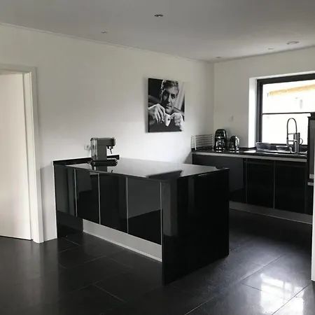 Luxurioeses No 27a Сasa de vacaciones Tating